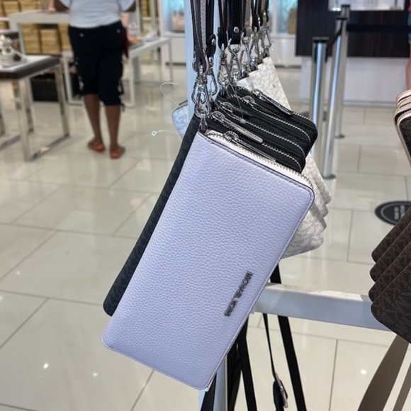 Michael Kors Jet Set Travel Large Travel Continental Wallet Leather Wristlet - Picture 12 of 16